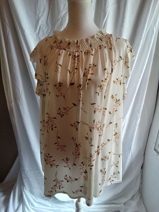 MELLODAY Tops - MELLODAY White Floral Smocked Neck‎ Flutter Sleeve Blouse 3X